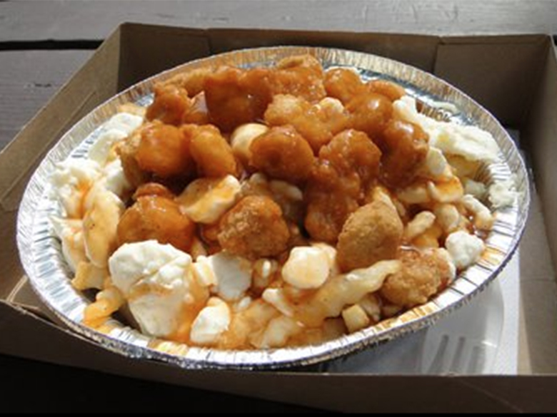 Venez vous régaler au restaurant Max Poutine à Victoriaville!