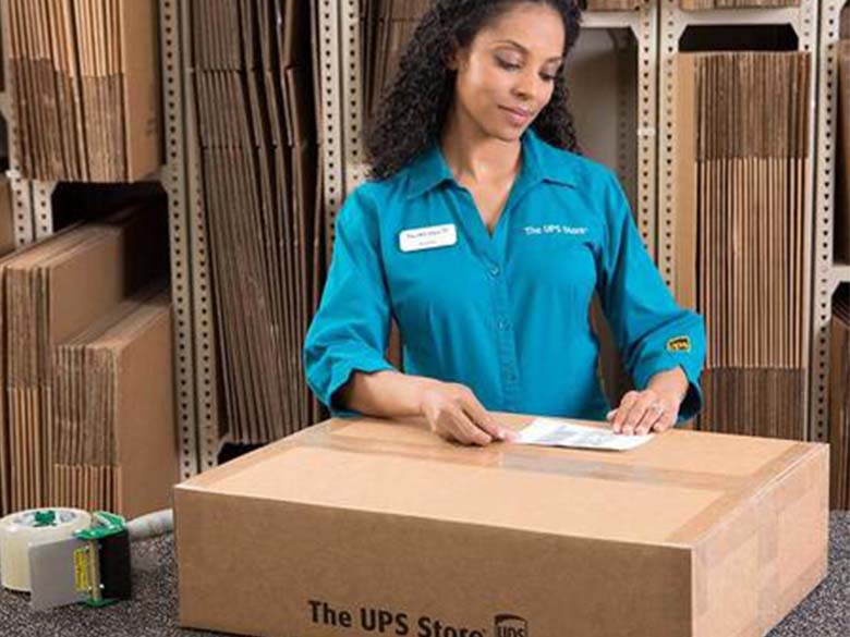Bon d'achat sur les services d'emballage ou matériel chez The UPS Store de Victoriaville