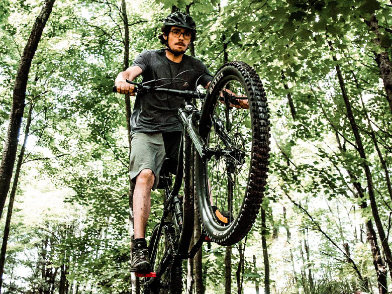 Location de vélos de montagne DOUBLE suspension pour 2 adultes